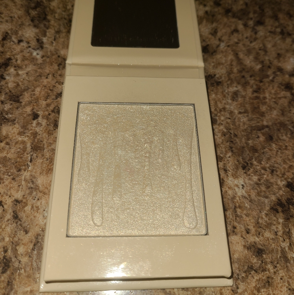 Kylie cosmetics hylighter